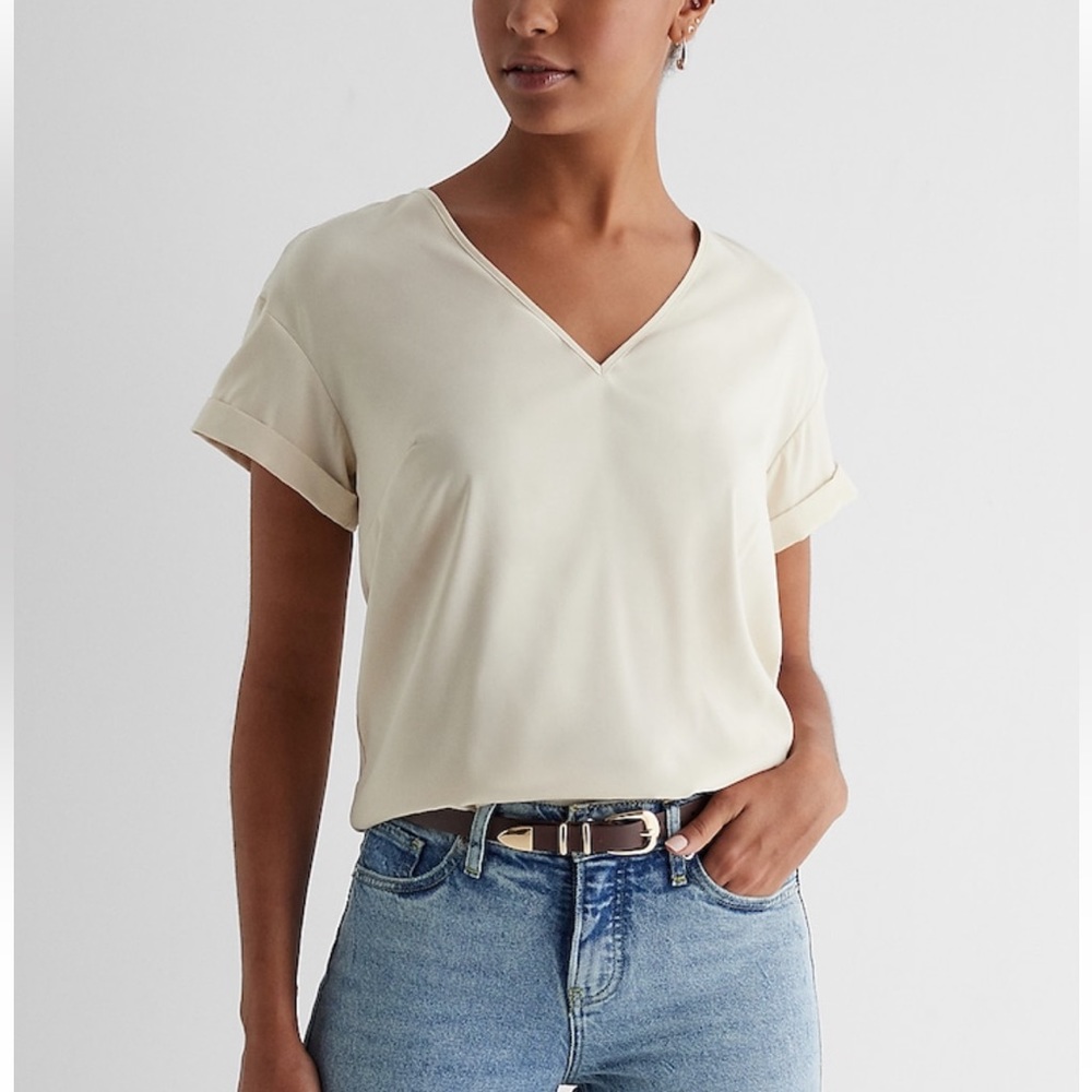 Express Satin V-Neck Cuffed Short Sleeve Blouse in Ivory | Size XS